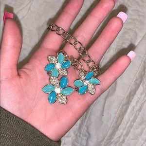 blue flower necklace